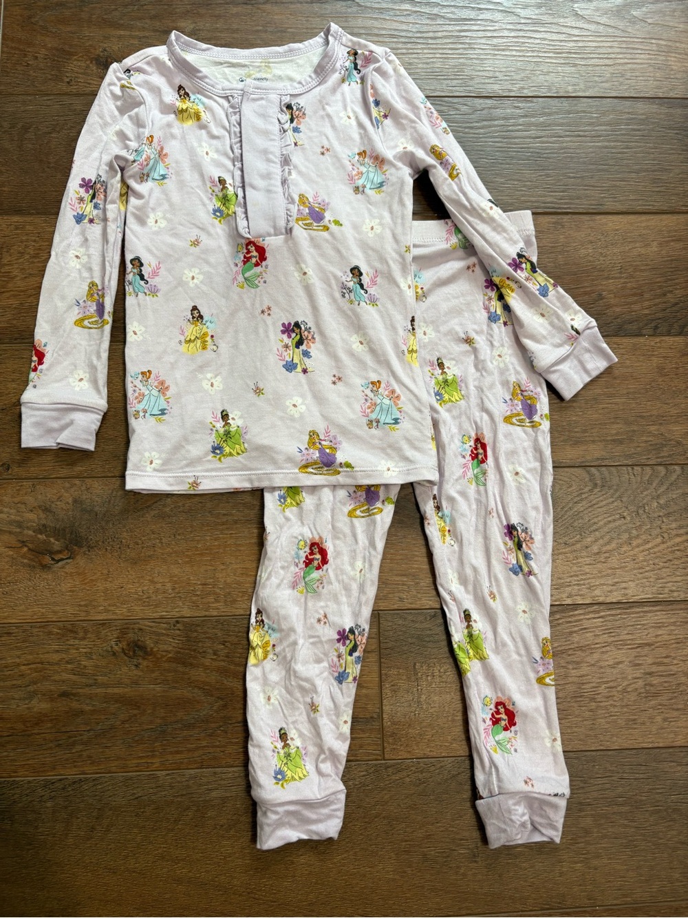 Magnetic Me x Disney Princess 2-piece pajama set in size 2T 💕👑